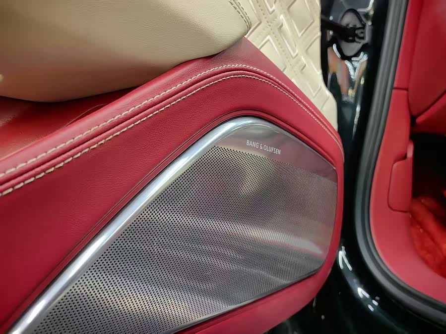 Audi A8 2011 imagen de coche #9