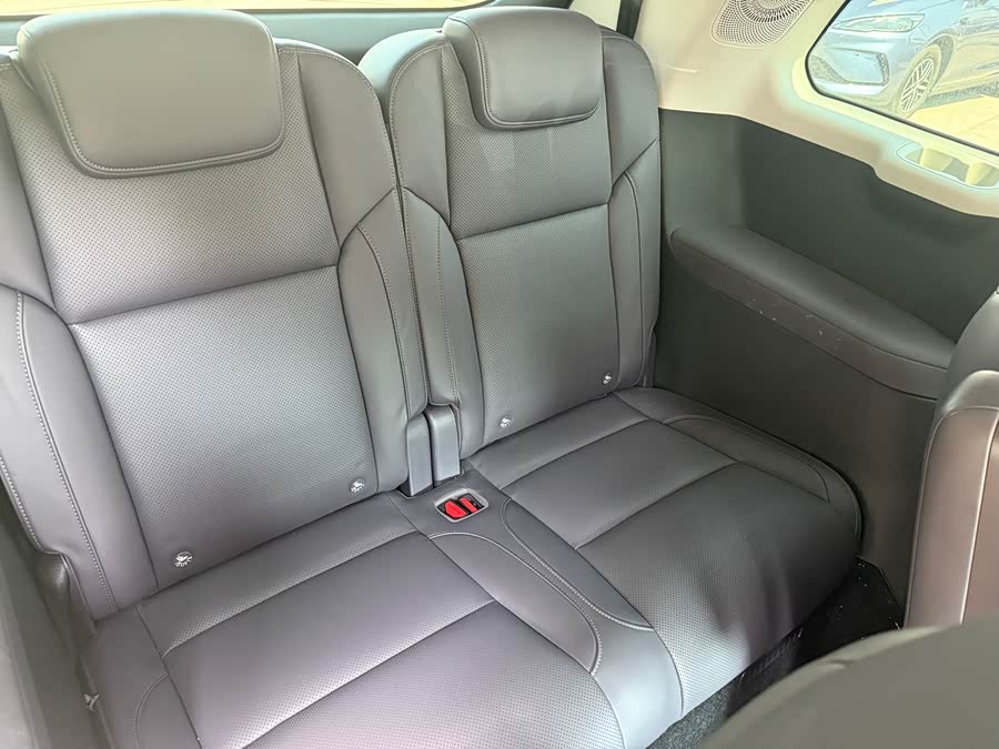 零跑汽车 零跑C16 2025 汽车图片 #9