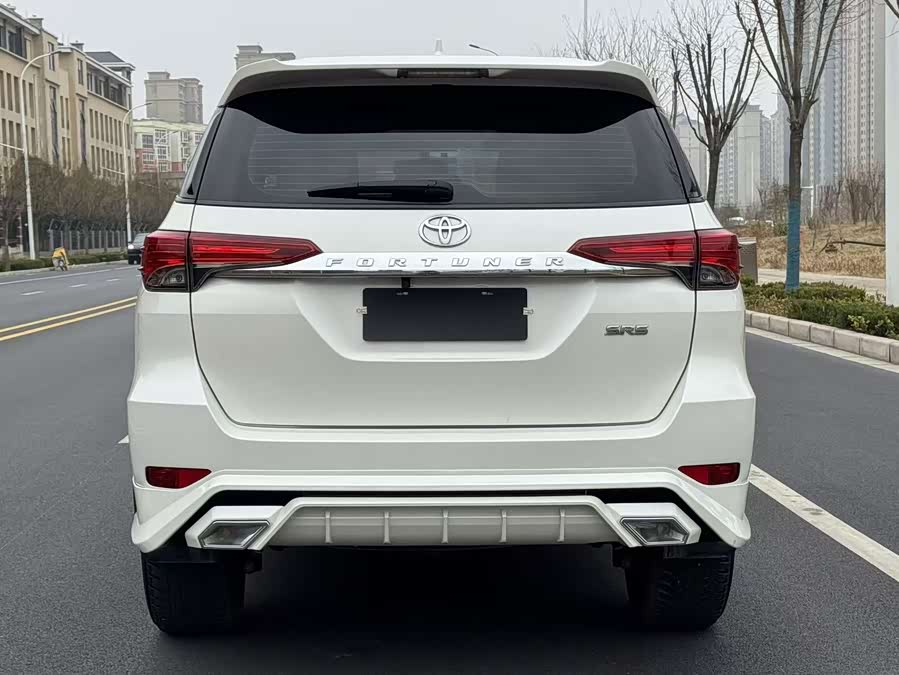 Toyota Fortuner 2020 car image #9