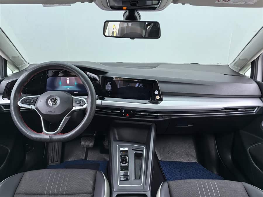 Volkswagen Golf 2020 car image #9