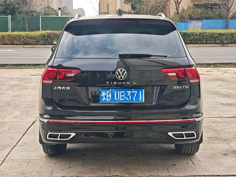 Volkswagen Tiguan L 2025 immagine di auto #9