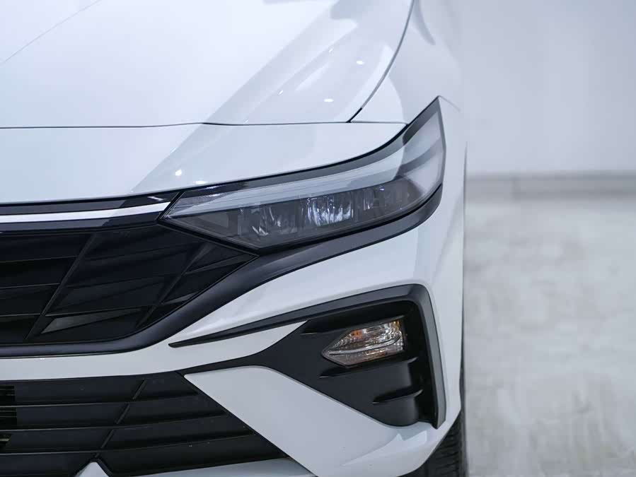 Hyundai Elantra 2024 imagen de coche #9