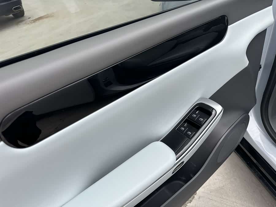 零跑汽车 零跑C01 2023 汽车图片 #9