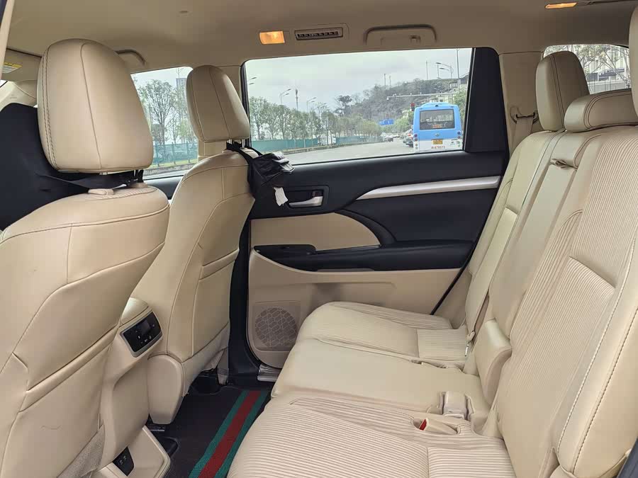 Toyota Highlander 2021 image de voiture #9