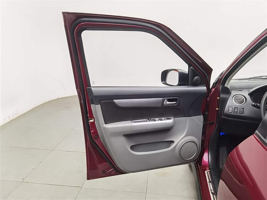 Suzuki Swift 2017 car image #9