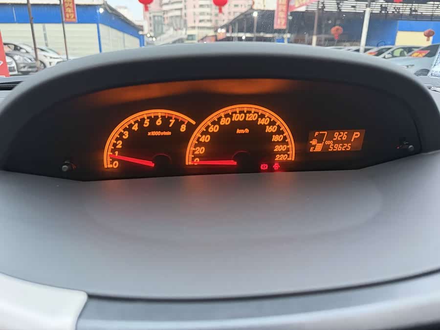 Toyota Yaris 2012 изображение автомобиля #9