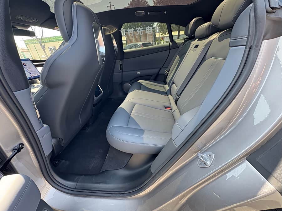 MI YU7 2025 car image #9