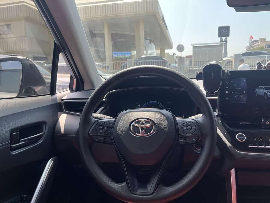 Toyota Corolla Cross 2024 immagine di auto #9