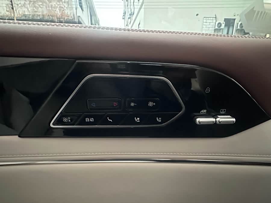 BYD Xia 2025 car image #9