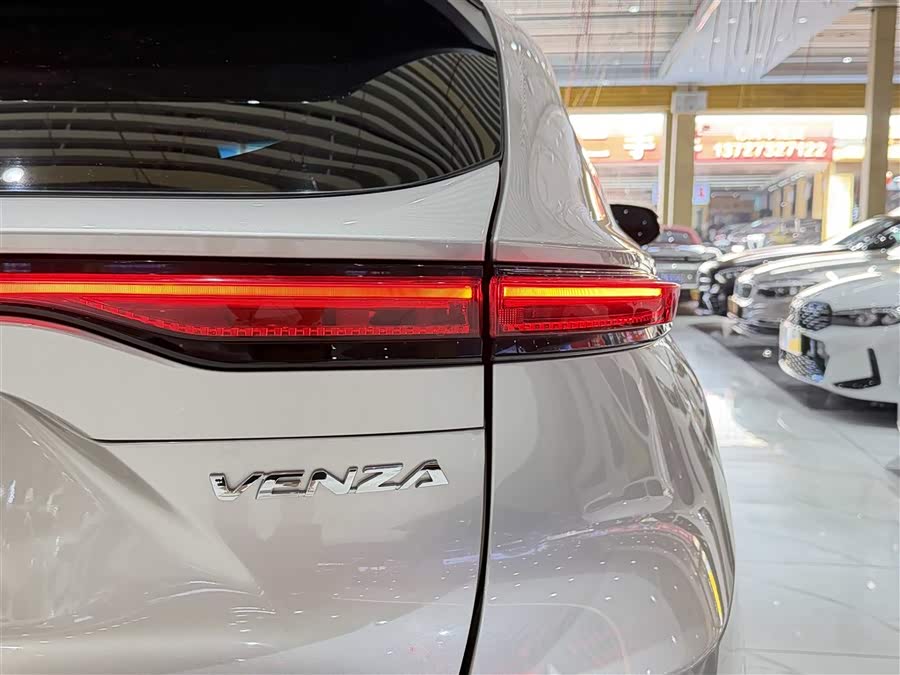 Toyota Venza 2022 car image #9