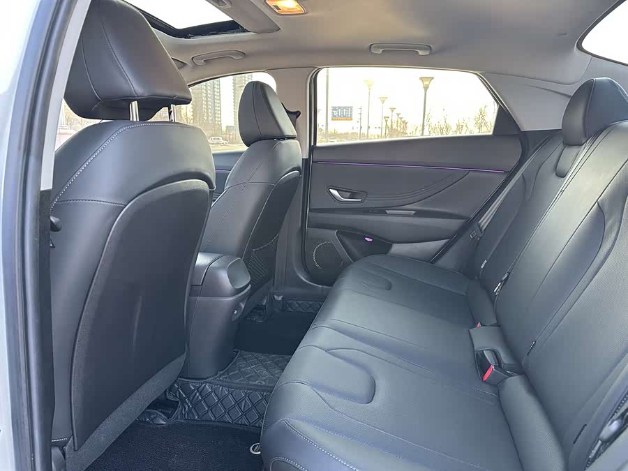 Hyundai Elantra 2021 immagine di auto #9