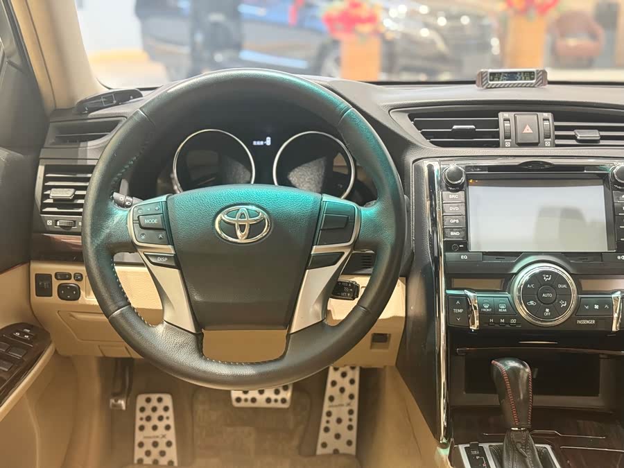 Toyota Reiz 2013 immagine di auto #9