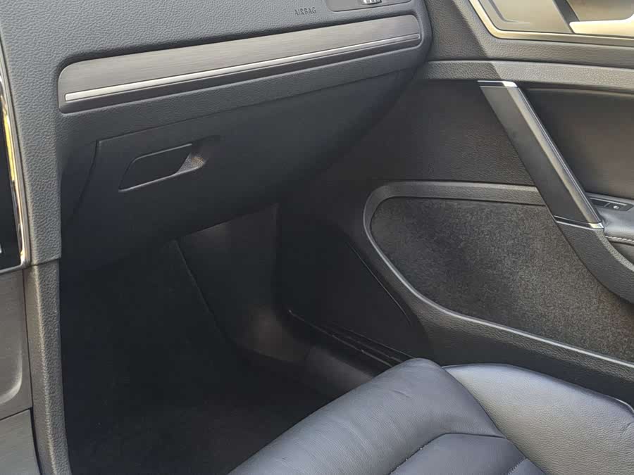 Volkswagen Golf 2016 car image #9