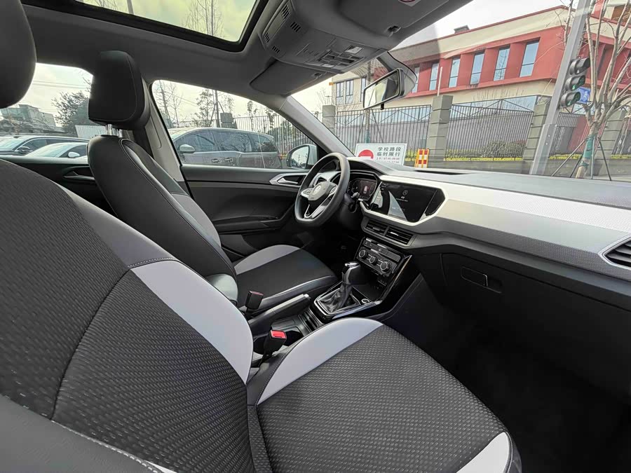 Volkswagen Tacqua 2023 immagine di auto #9