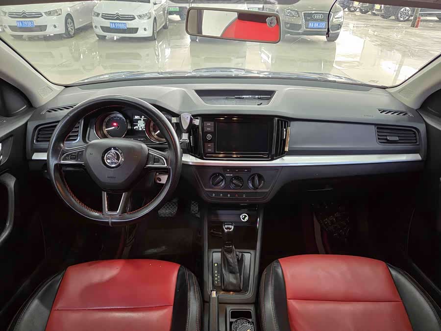 Skoda Kamiq 2023 car image #9