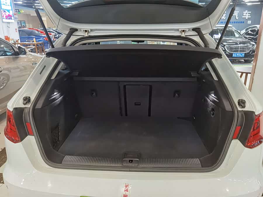 Audi A3 2018 car image #9
