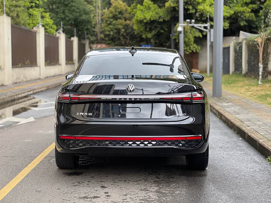 Volkswagen Passat 2025 car image #9