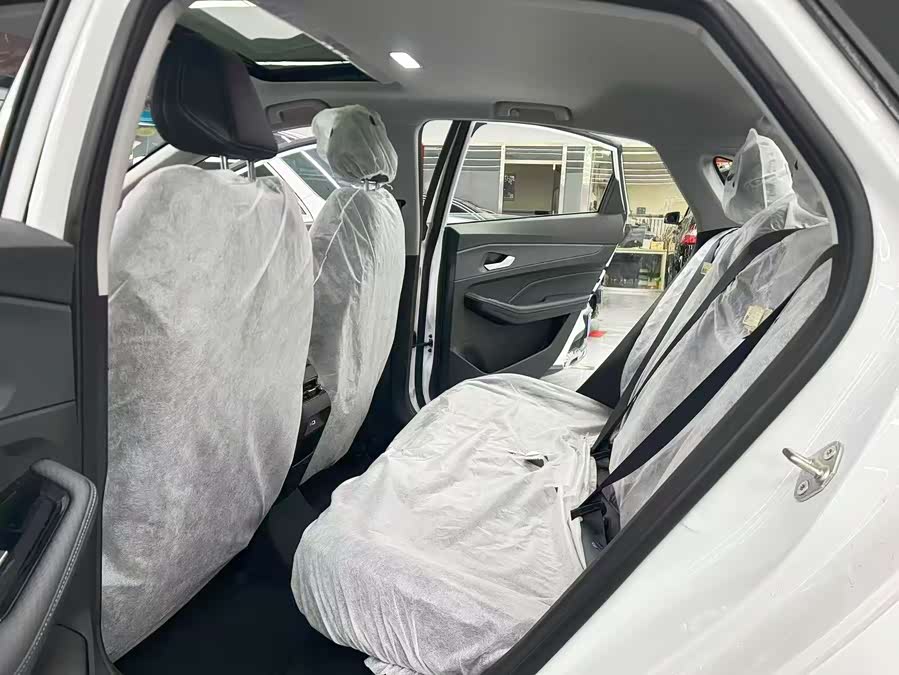 GEELY Binray 2026 car image #9