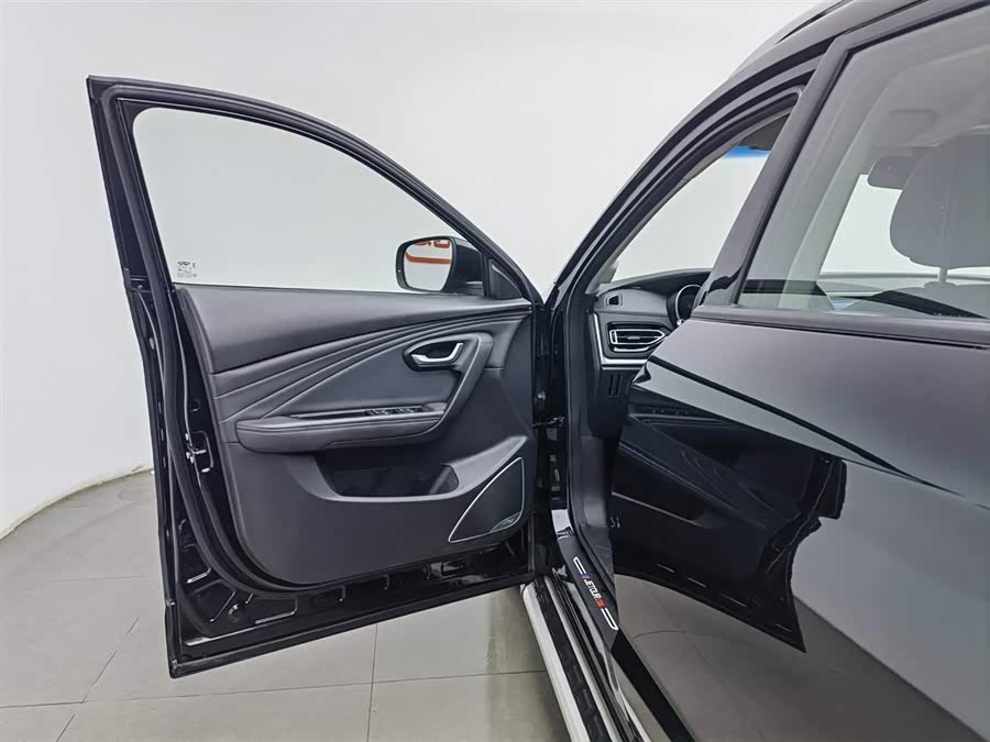 X70M 2022 immagine di auto #9