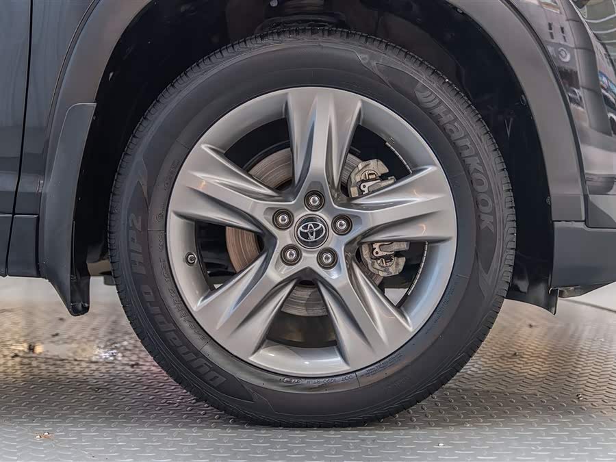 Toyota Highlander 2021 car image #9