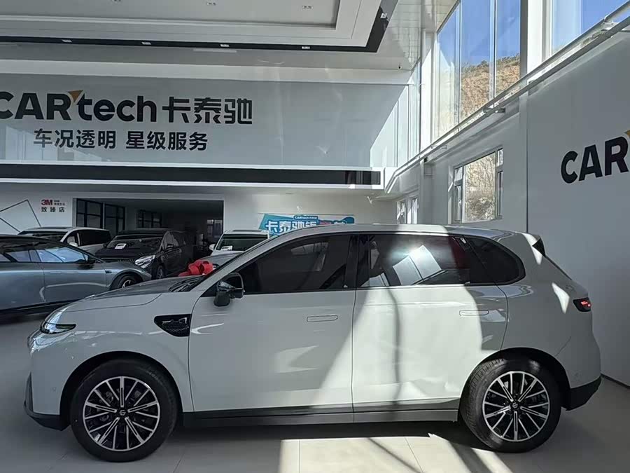 零跑汽车 零跑B10 2025 汽车图片 #9