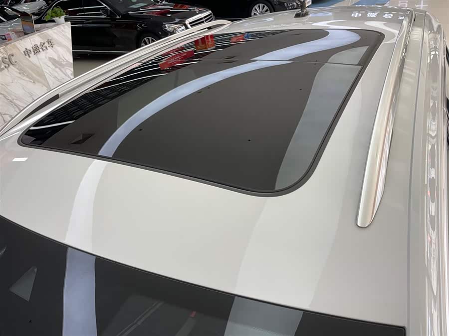Volkswagen T-Roc 2024 car image #9
