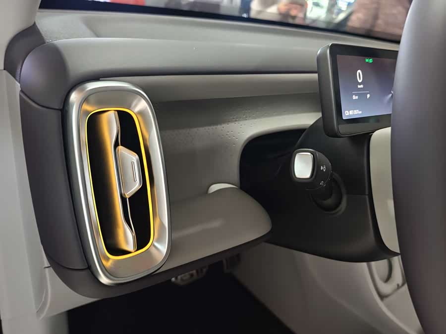 零跑汽车 零跑B10 2025 汽车图片 #9