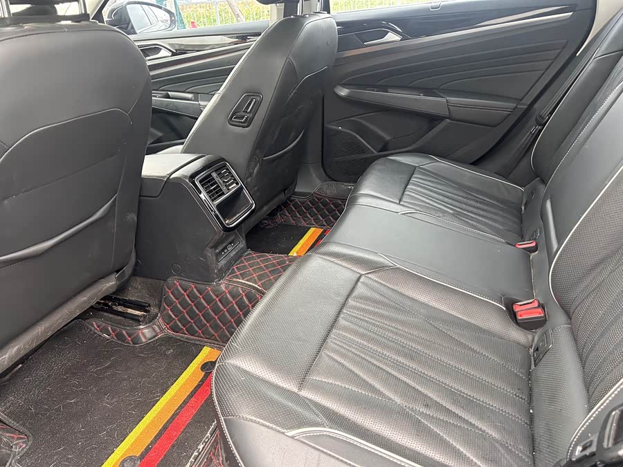 Volkswagen Passat 2021 car image #9