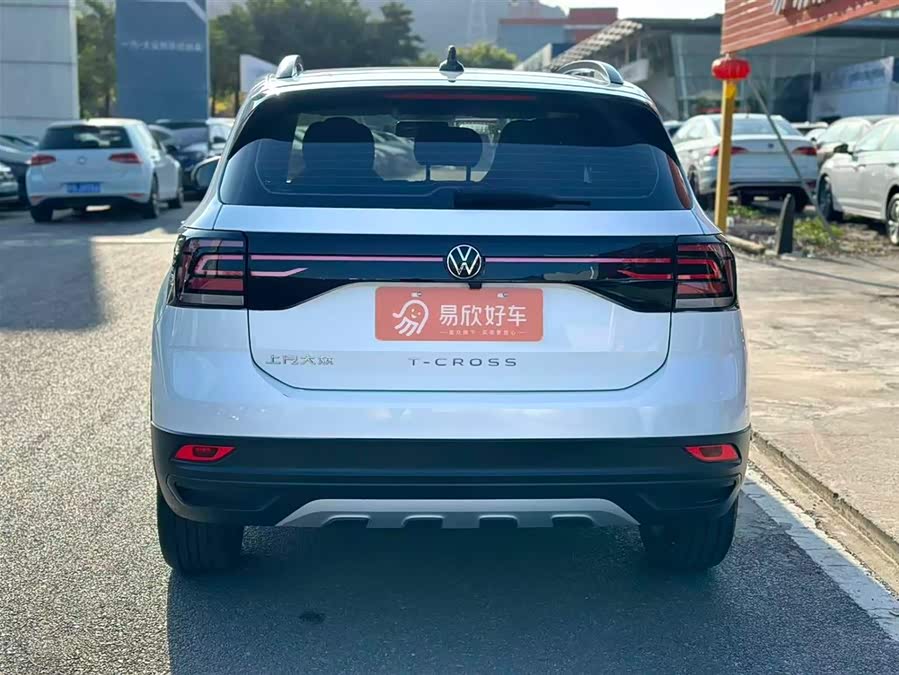 Volkswagen T-Cross 2023 car image #9