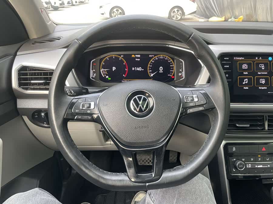 Volkswagen T-Cross 2022 car image #9