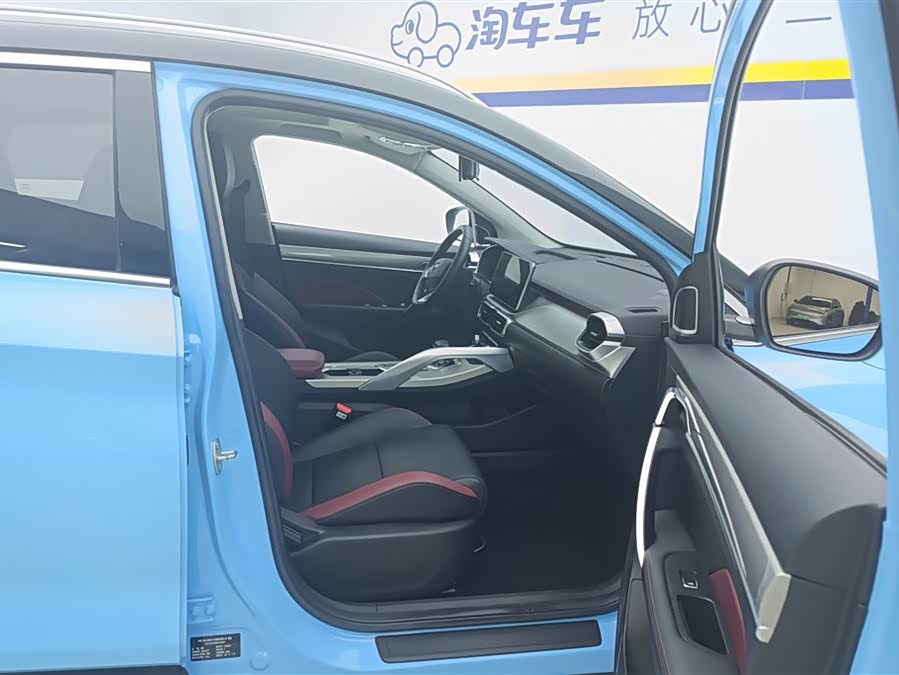GEELY Coolray 2021 car image #9