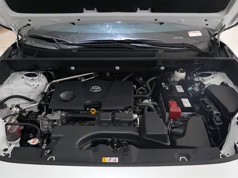 Toyota RAV4 2025 car image #9