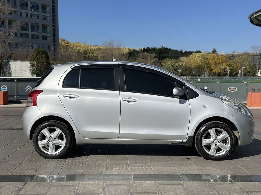 Toyota Yaris 2008 car image #9