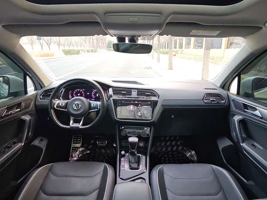 Volkswagen Tiguan L 2020 #9 Volkswagen Tiguan L 2020 car image #9