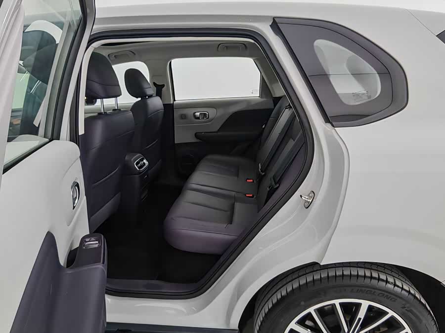 零跑汽车 零跑B10 2025 汽车图片 #9