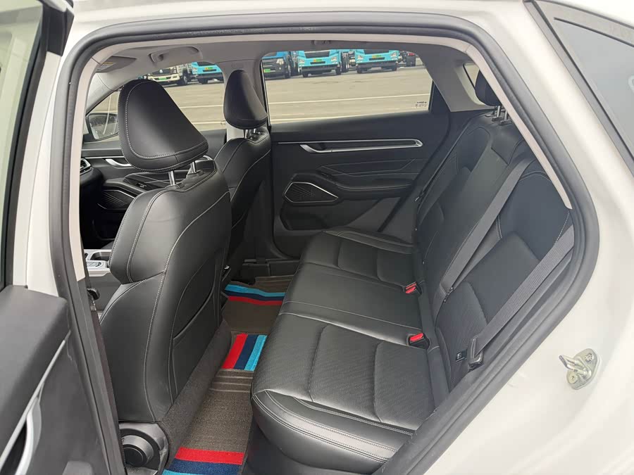 GEELY Emgrand 2021 car image #9