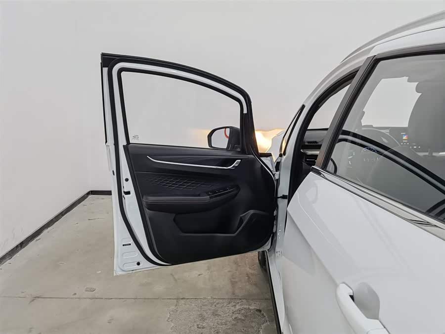 GEELY Vision X3 2022 изображение автомобиля #9