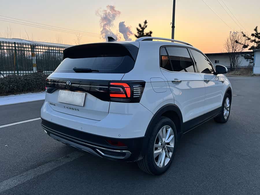 Volkswagen T-Cross 2021 #9 Volkswagen T-Cross 2021 car image #9