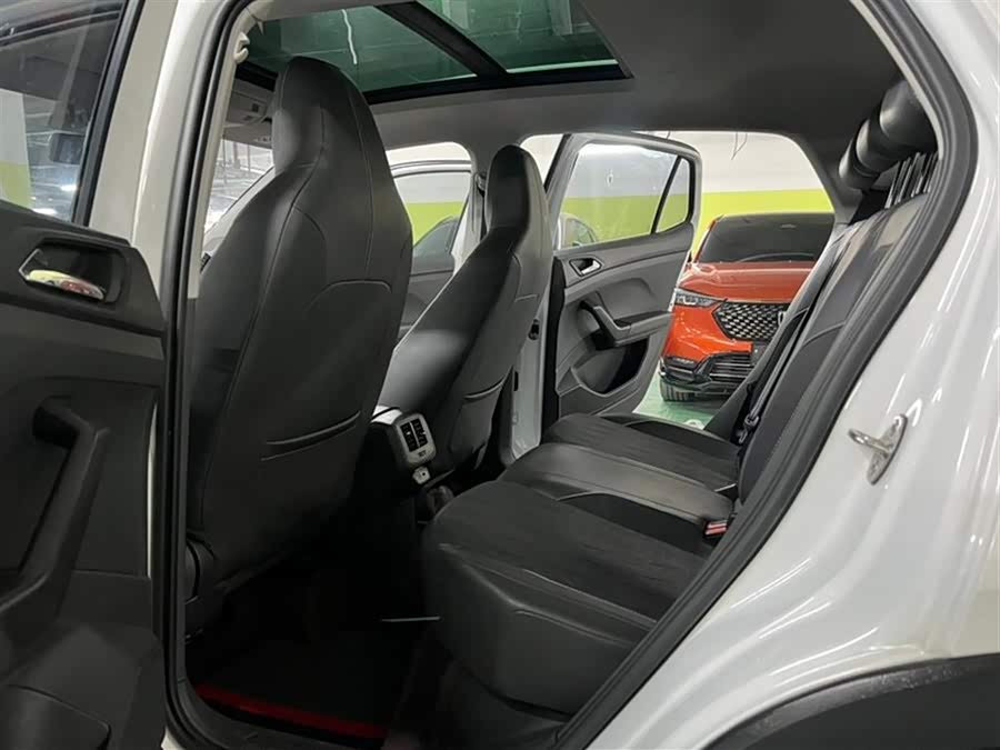 Volkswagen T-Cross 2022 #9 Volkswagen T-Cross 2022 car image #9
