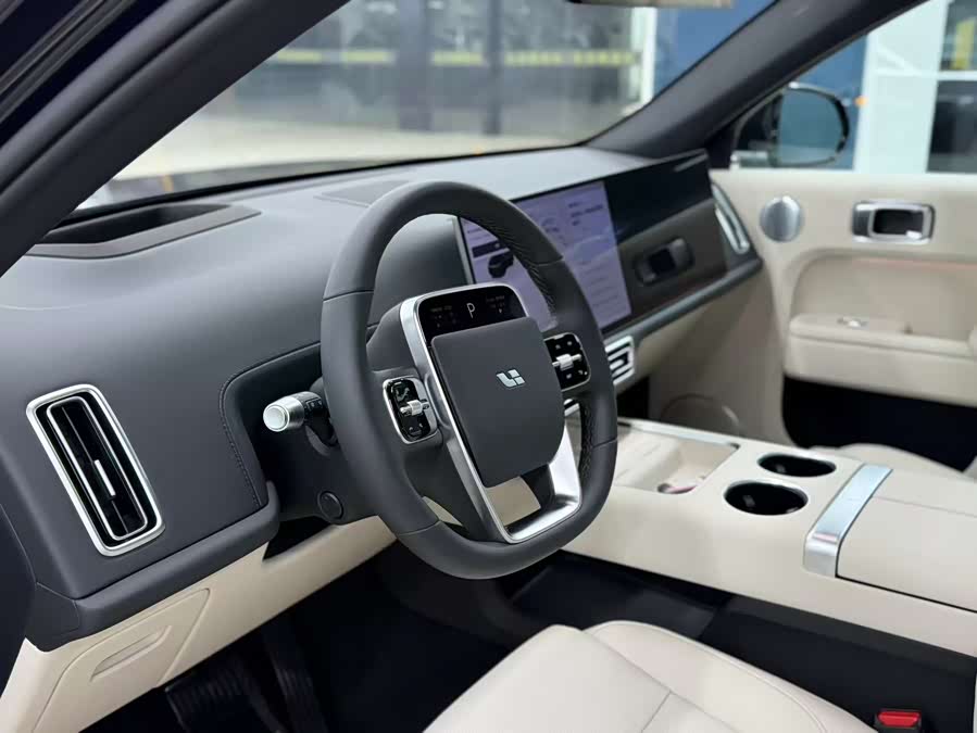 Li L7 2025 immagine di auto #9