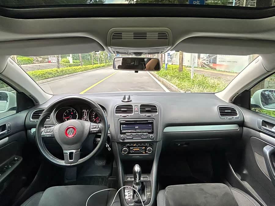 Volkswagen Golf 2013 car image #9