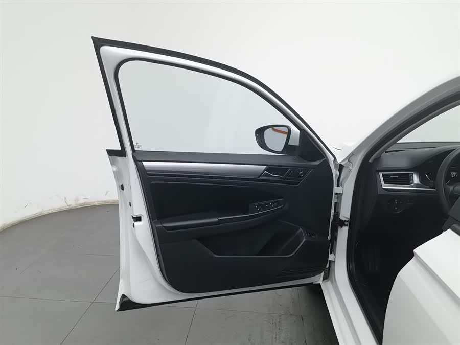 Volkswagen Bora 2018 car image #9
