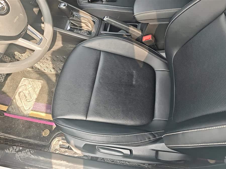 Skoda Kamiq 2023 imagen de coche #9