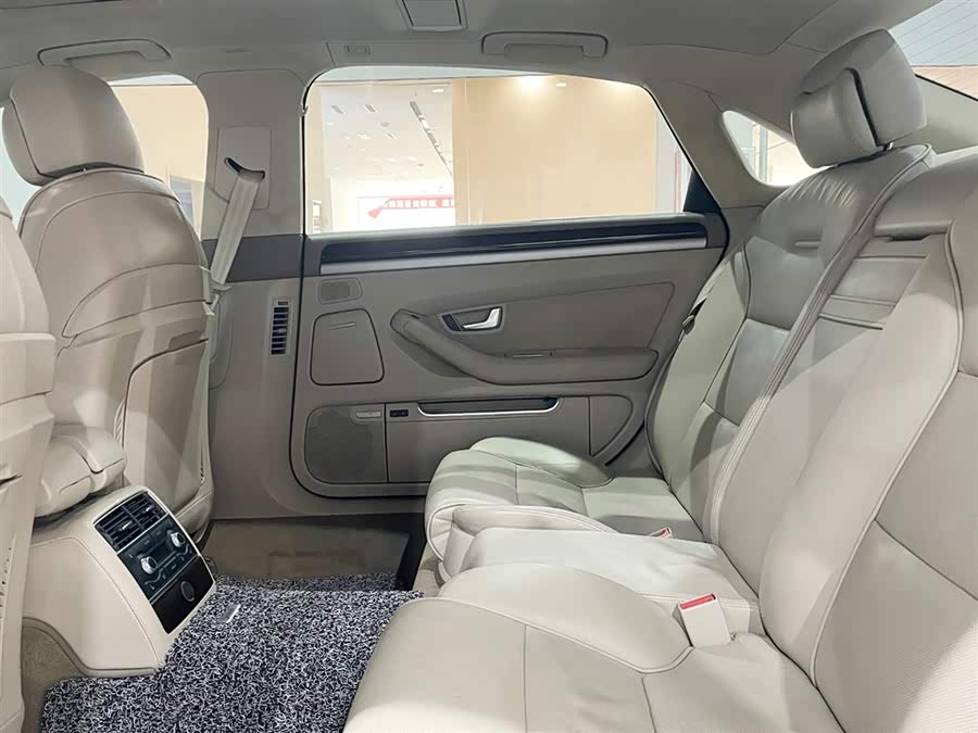 Audi A8 2010 imagem de carro #9