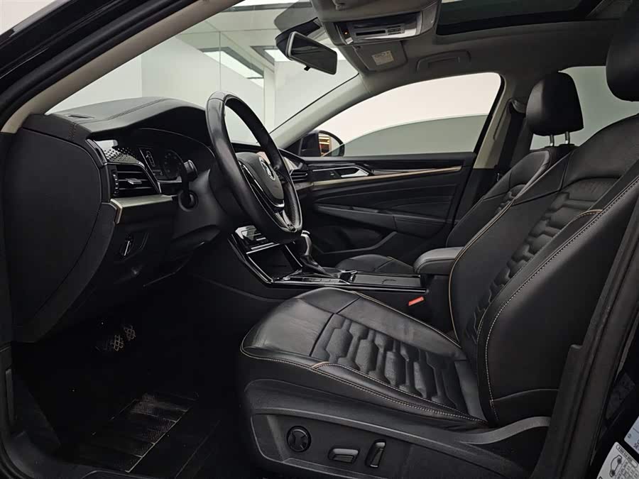 Volkswagen Passat 2021 car image #9