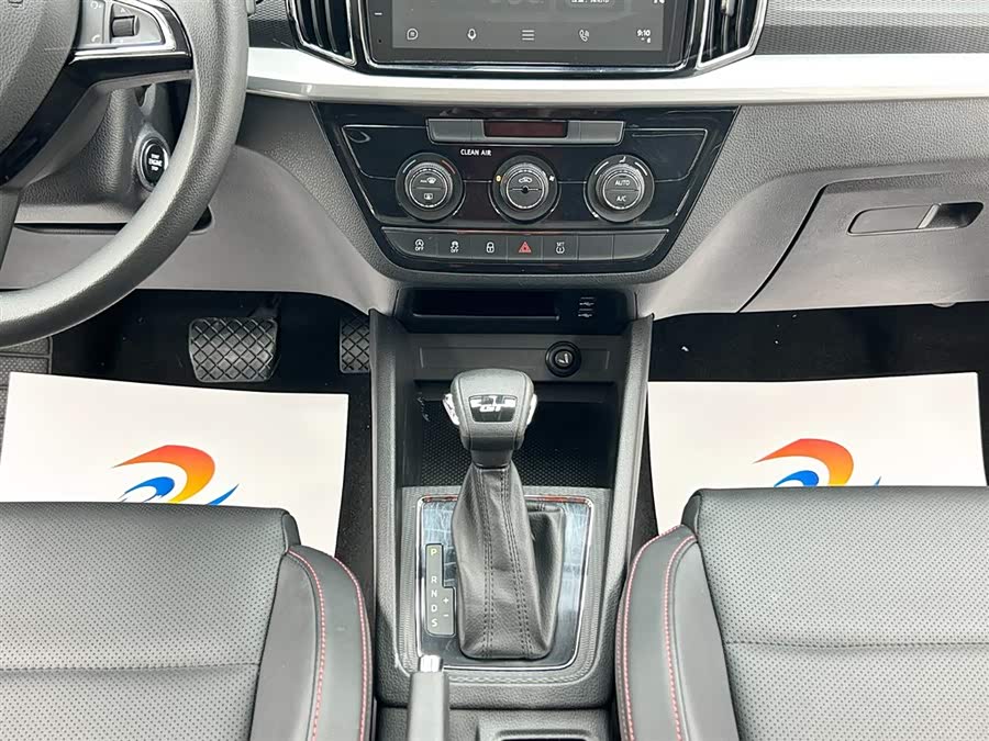 Skoda Kamiq 2023 immagine di auto #9