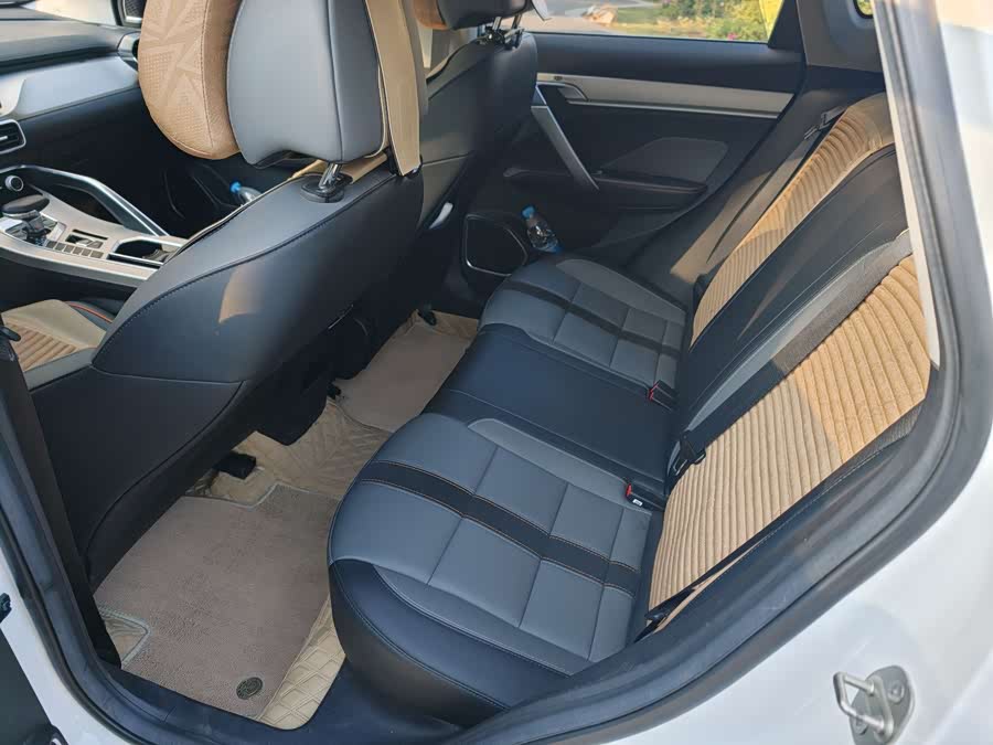 GEELY Coolray 2025 #9 GEELY Coolray 2025 car image #9