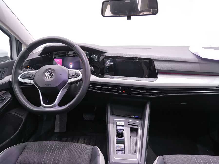 Volkswagen Golf 2022 car image #9