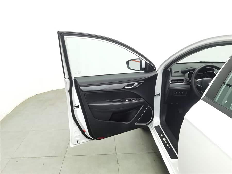GEELY Emgrand 2020 car image #9