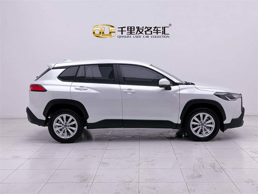 Toyota Corolla Cross 2025 immagine di auto #9